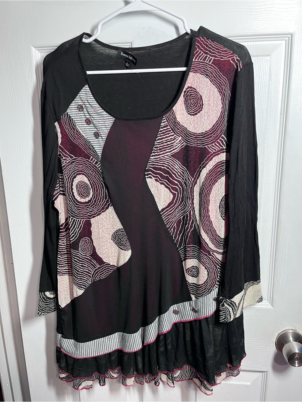 Ronnie Salloway Black & Burgundy Patterned Long-Sleeve Tunic